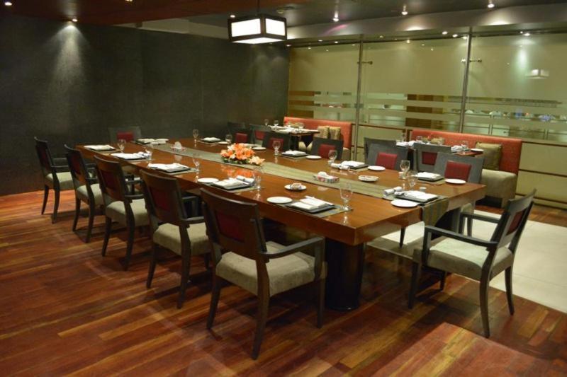Park Lane Hotel Lahore Exterior foto